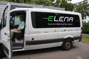 ELENA erster Hybrid-Transporter, der sowohl elektisch als auch mit Diesel fährt.
